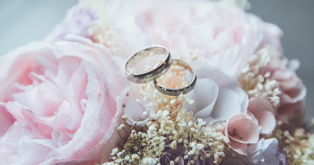 Wedding Budget Hacks: 17 Ways to Save $5,000+ Without Guests Noticing